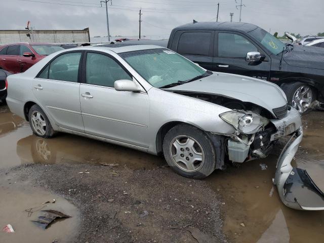 4T1BF32K42U504873 - 2002 TOYOTA CAMRY LE SILVER photo 4