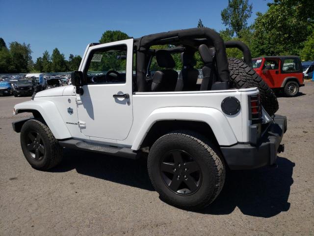 1C4GJWBG1CL146399 - 2012 JEEP WRANGLER SAHARA WHITE photo 2