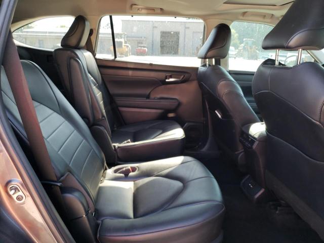 5TDGZRBH1MS141187 - 2021 TOYOTA HIGHLANDER XLE GRAY photo 11