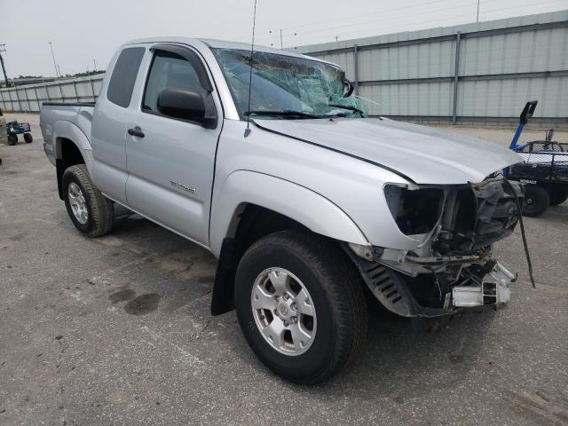 5TETU62N98Z524367 - 2008 TOYOTA TACOMA PRERUNNER ACCESS CAB SILVER photo 4