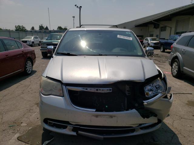 2A4RR8DG2BR702746 - 2011 CHRYSLER TOWN & COU TOURING L SILVER photo 5