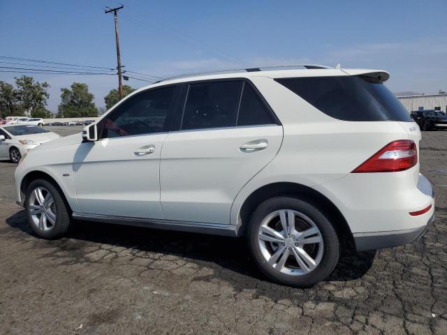 4JGDA5HB1CA001279 - 2012 MERCEDES-BENZ ML 350 4MATIC WHITE photo 2