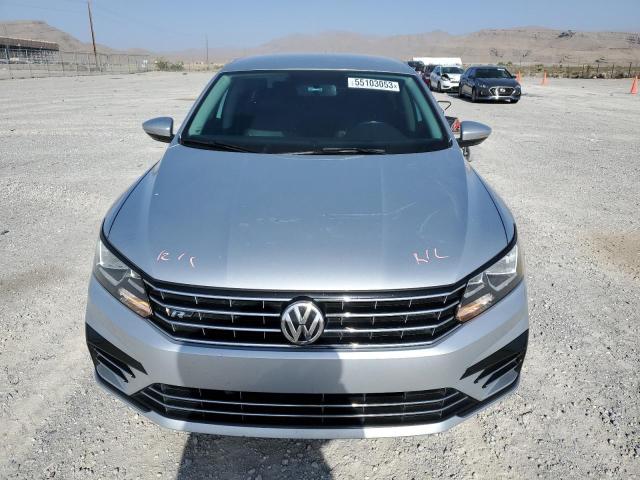 1VWDT7A34HC061787 - 2017 VOLKSWAGEN PASSAT R-LINE Gümüş foto 5