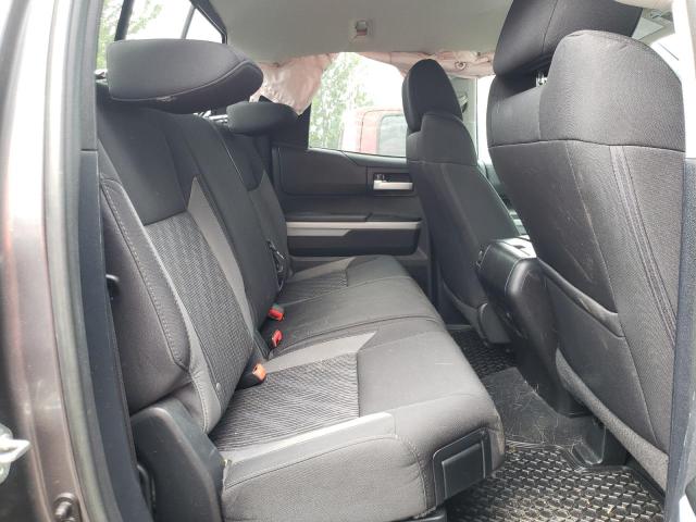 5TFUY5F17FX470677 - 2015 TOYOTA TUNDRA DOUBLE CAB SR/SR5 GRAY photo 10