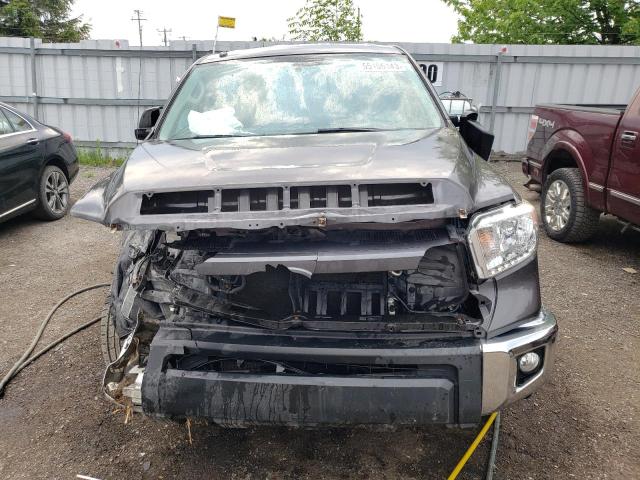 5TFUY5F17FX470677 - 2015 TOYOTA TUNDRA DOUBLE CAB SR/SR5 GRAY photo 5