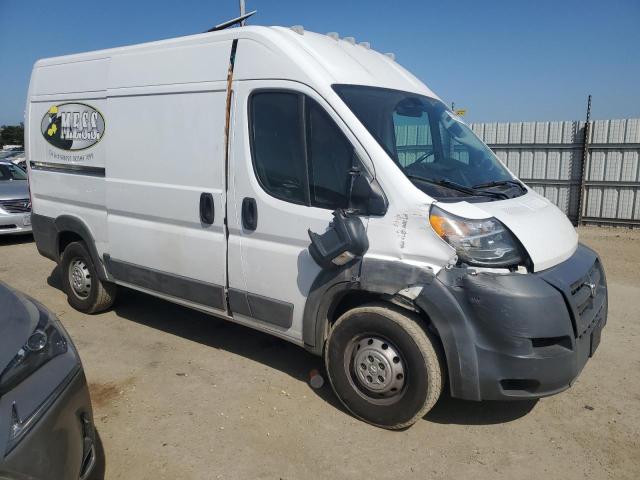 3C6TRVCG7JE104672 - 2018 RAM PROMASTER 2500 HIGH WHITE photo 4