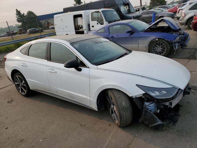 KMHL44J20PA262609 - 2023 HYUNDAI SONATA SEL PLUS WHITE photo 4