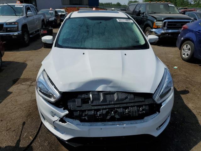 1FADP3H22HL225153 - 2017 FORD FOCUS SEL WHITE photo 5