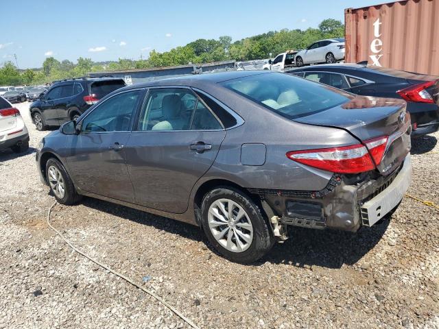 4T1BF1FK6HU353560 - 2017 TOYOTA CAMRY LE GRAY photo 2