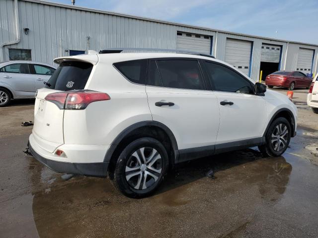 JTMZFREV3HJ706979 - 2017 TOYOTA RAV4 LE 白色 照片 3