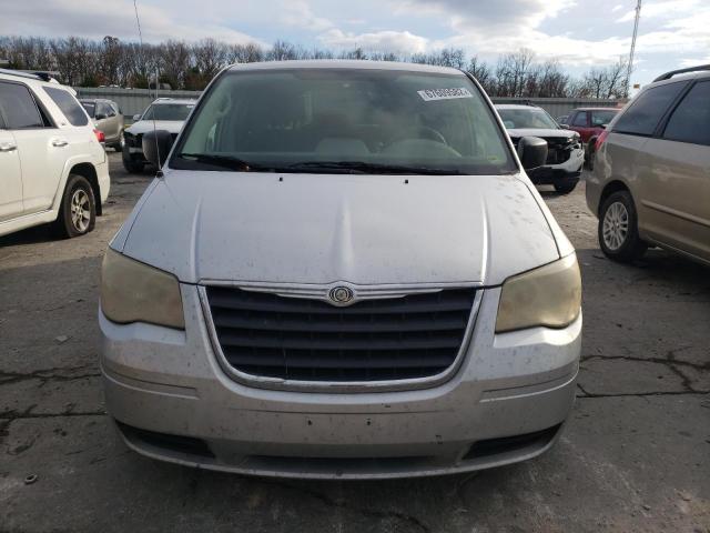 2A8HR44H68R762078 - 2008 CHRYSLER TOWN & COU LX SILVER photo 5