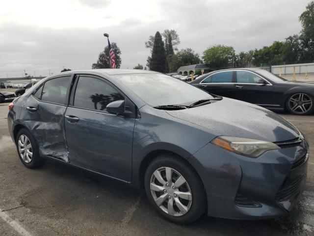 2T1BURHE7JC092927 - 2018 TOYOTA COROLLA L 灰色 照片 4