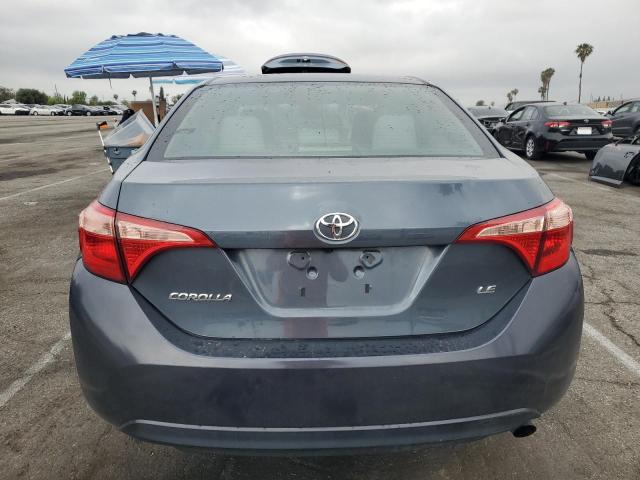 2T1BURHE7JC092927 - 2018 TOYOTA COROLLA L 灰色 照片 6
