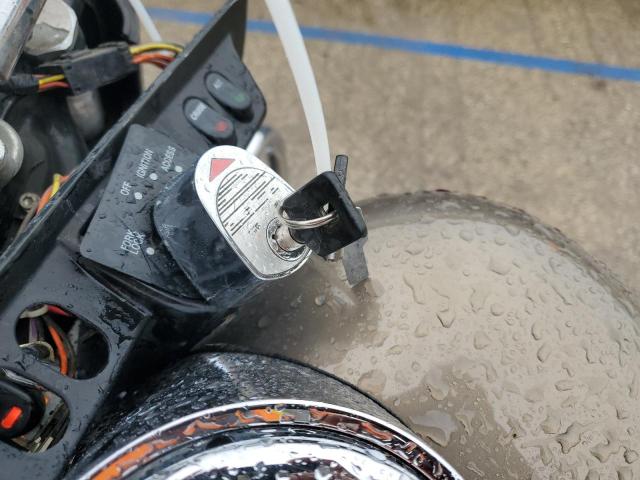 1HD1FCW155Y673572 - 2005 HARLEY-DAVIDSON FLHTCUI 棕色 照片 8