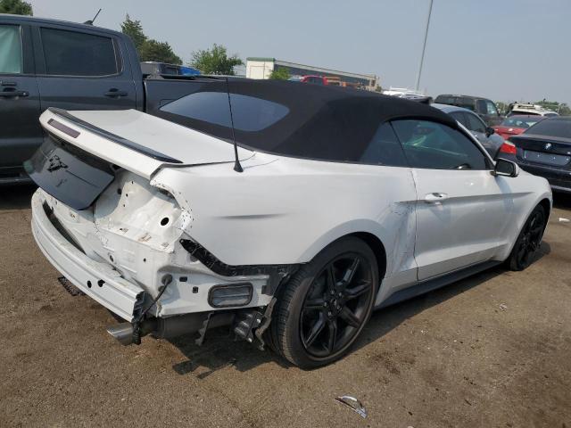 1FATP8UHXJ5165233 - 2018 FORD MUSTANG WHITE photo 3