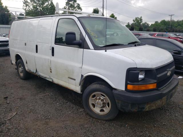 1GCGG25V451103501 - 2005 CHEVROLET EXPRESS CA WHITE photo 4