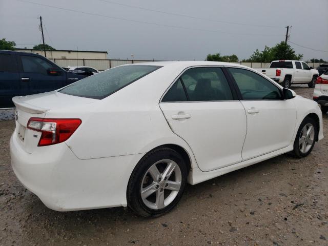 4T1BF1FK7CU197456 - 2012 TOYOTA CAMRY BASE WHITE photo 3