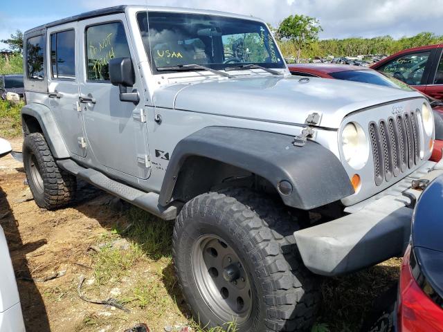 1J4GA391X8L506268 - 2008 JEEP WRANGLER U X SILVER photo 4