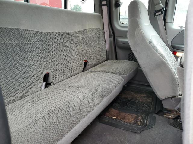 1FTRX18L9YNA94255 - 2000 FORD F-150 SILVER photo 10