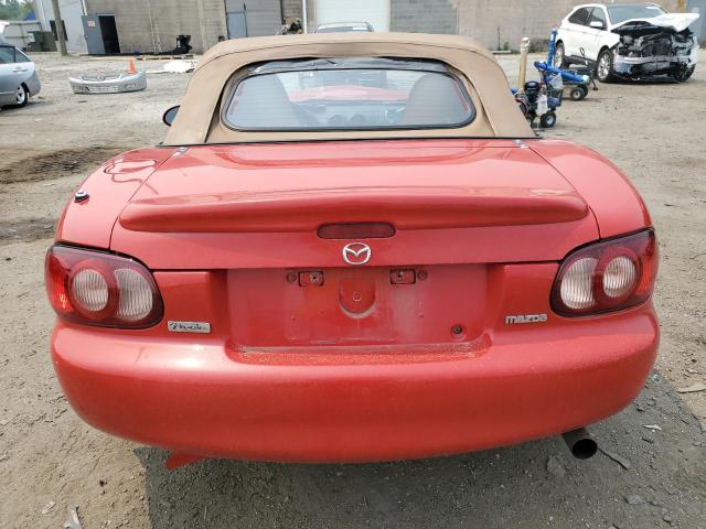 JM1NB353X20234878 - 2002 MAZDA MX-5 MIATA BASE RED photo 6