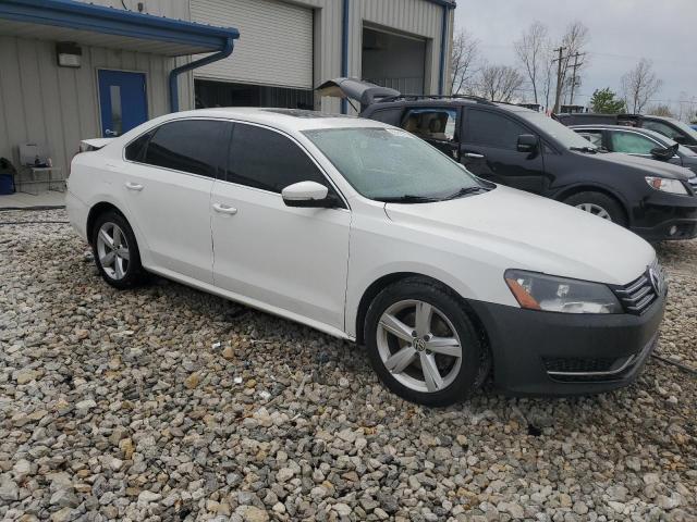 1VWBP7A31DC057279 - 2013 VOLKSWAGEN PASSAT SE WHITE photo 4