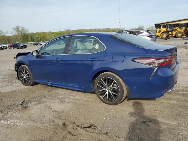 4T1T11BK7PU075114 - 2023 TOYOTA CAMRY SE NIGHT SHADE BLUE photo 2