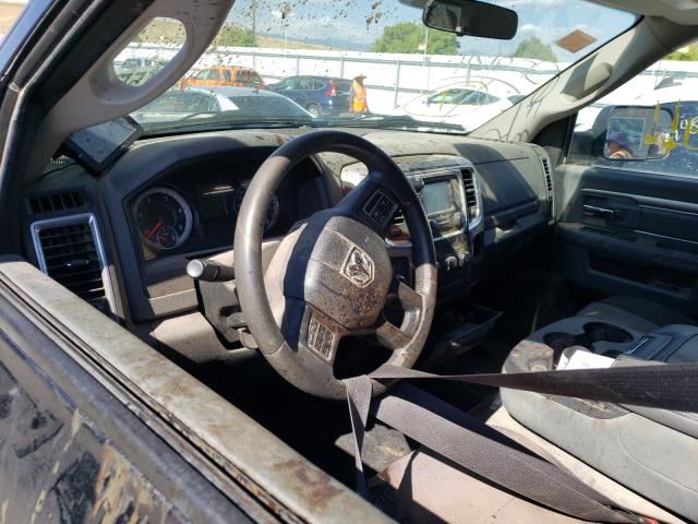 3C6UR5DL3JG215689 - 2018 RAM 2500 SLT შავი ფოტო 9