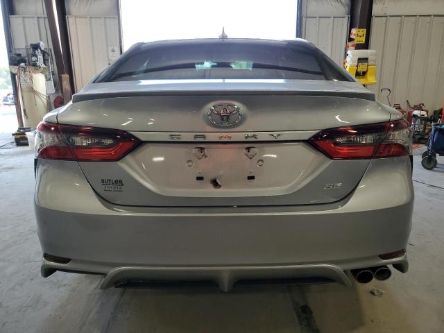 4T1G11AK6RU889440 - 2024 TOYOTA CAMRY SE NIGHT SHADE SILVER photo 6