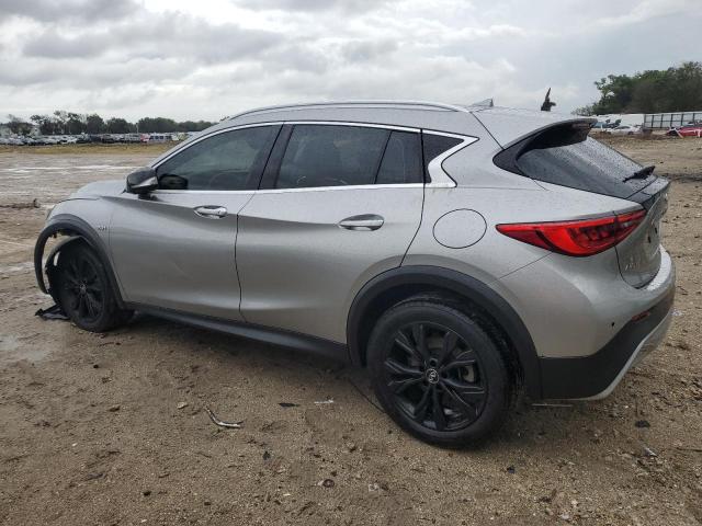 SJKCH5CR6HA025128 - 2017 INFINITI QX30 BASE GRAY photo 2