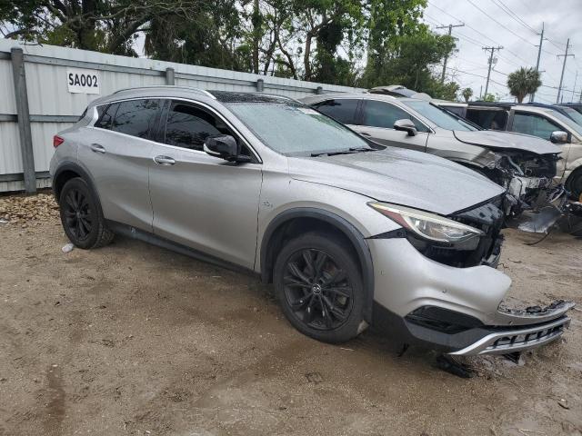SJKCH5CR6HA025128 - 2017 INFINITI QX30 BASE GRAY photo 4