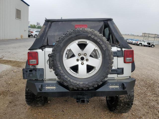 1J4BA5H15BL521842 - 2011 JEEP WRANGLER U SAHARA GRAY photo 6