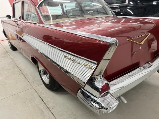 57B175185 - 1957 CHEVROLET BEL AIR RED photo 3