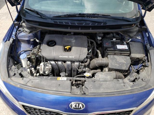 3KPFK4A77HE149547 - 2017 KIA FORTE LX BLUE photo 11