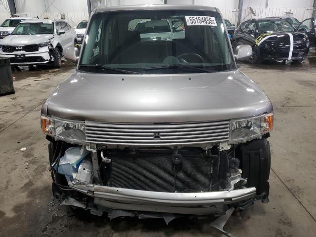 JTLKT324X64087302 - 2006 TOYOTA SCION XB SILVER photo 5