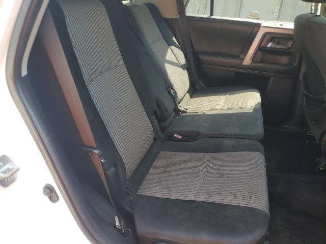 JTEBU5JR0H5450104 - 2017 TOYOTA 4RUNNER SR5/SR5 PREMIUM WHITE photo 10