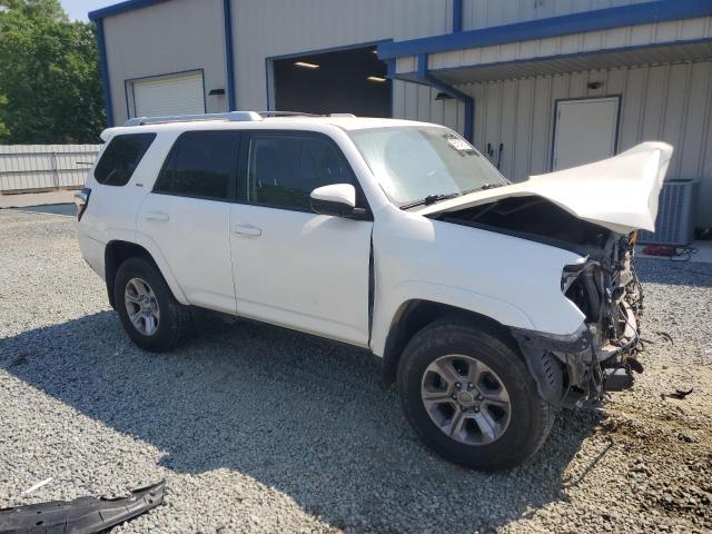 JTEBU5JR0H5450104 - 2017 TOYOTA 4RUNNER SR5/SR5 PREMIUM WHITE photo 4