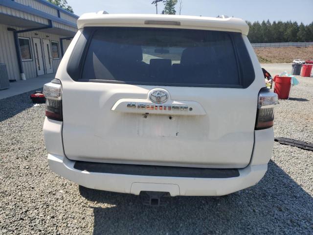 JTEBU5JR0H5450104 - 2017 TOYOTA 4RUNNER SR5/SR5 PREMIUM WHITE photo 6