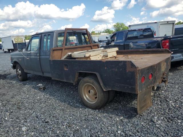 1FTJX35G3LKA72388 - 1990 FORD F350 GRAY photo 2