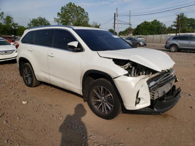 5TDJZRFH1JS864372 - 2018 TOYOTA HIGHLANDER SE WHITE photo 4