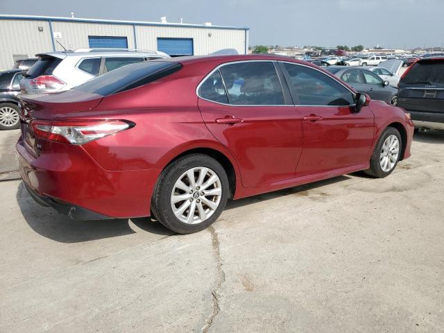 4T1B11HK5JU654533 - 2018 TOYOTA CAMRY L RED photo 3