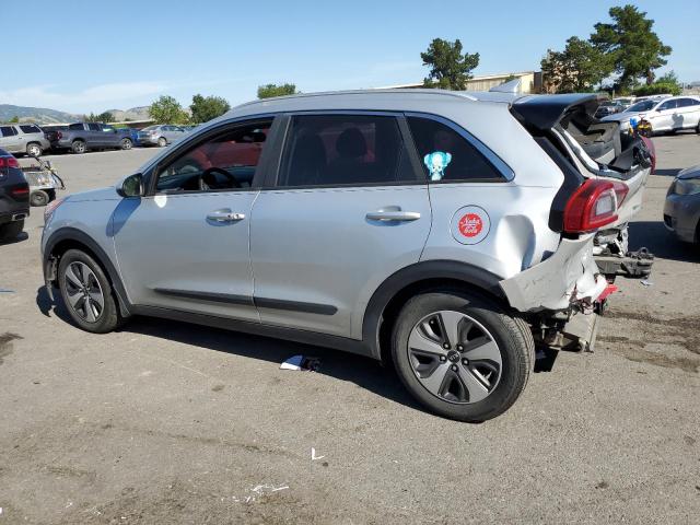 KNDCB3LC6H5073158 - 2017 KIA NIRO FE SILVER photo 2