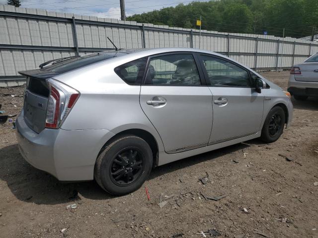 JTDKN3DU8D5653175 - 2013 TOYOTA PRIUS GRAY photo 3