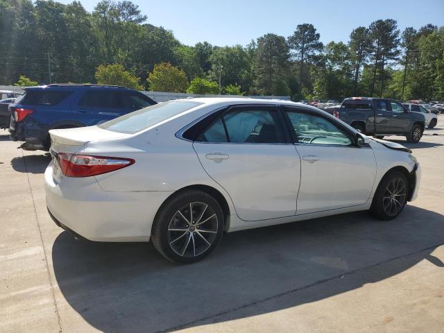 4T1BF1FK8FU060160 - 2015 TOYOTA CAMRY LE WHITE photo 3