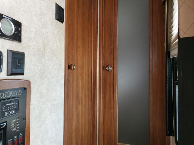 4YDF36228D4701173 - 2013 KEYSTONE MONTANA WHITE photo 5