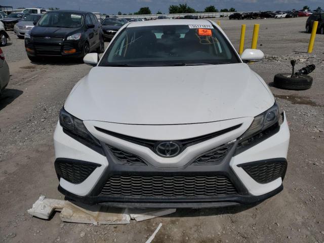 4T1G11AK1PU806171 - 2023 TOYOTA CAMRY SE NIGHT SHADE WHITE photo 5
