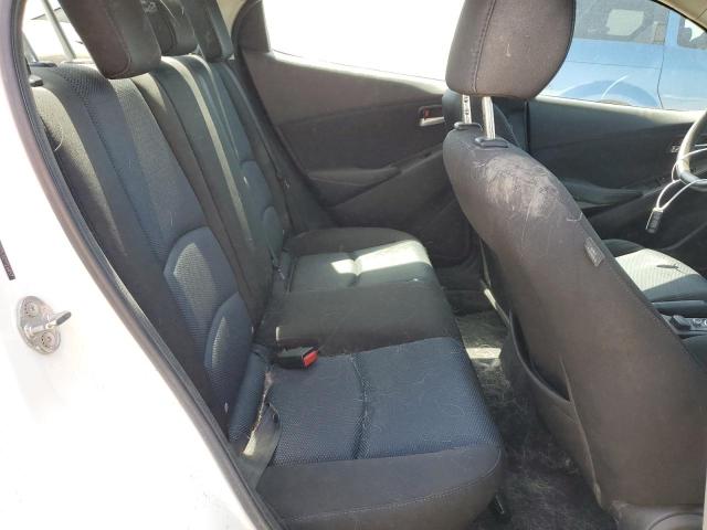 3MYDLBZV5GY124057 - 2016 TOYOTA SCION IA WHITE photo 10