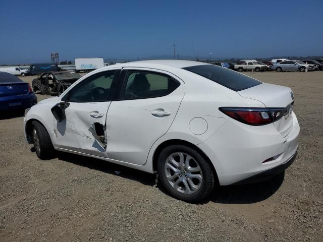 3MYDLBZV5GY124057 - 2016 TOYOTA SCION IA WHITE photo 2