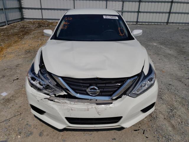 1N4AL3AP9HC112644 - 2017 NISSAN ALTIMA 2.5 WHITE photo 5