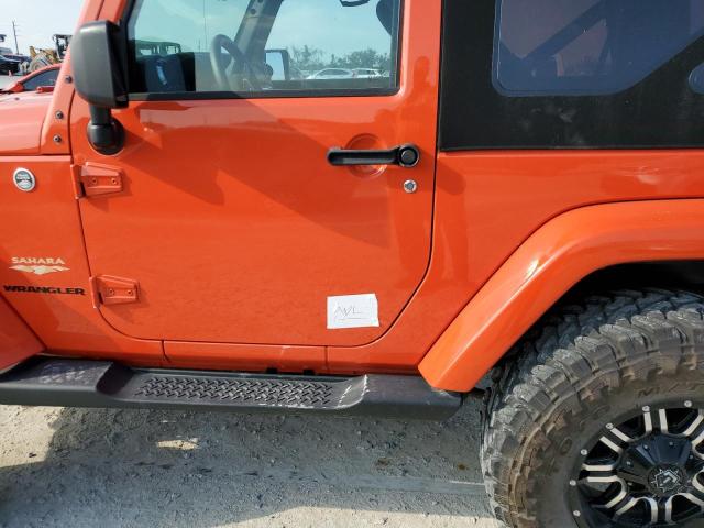 1C4AJWBG0FL617582 - 2015 JEEP WRANGLER SAHARA ORANGE photo 13