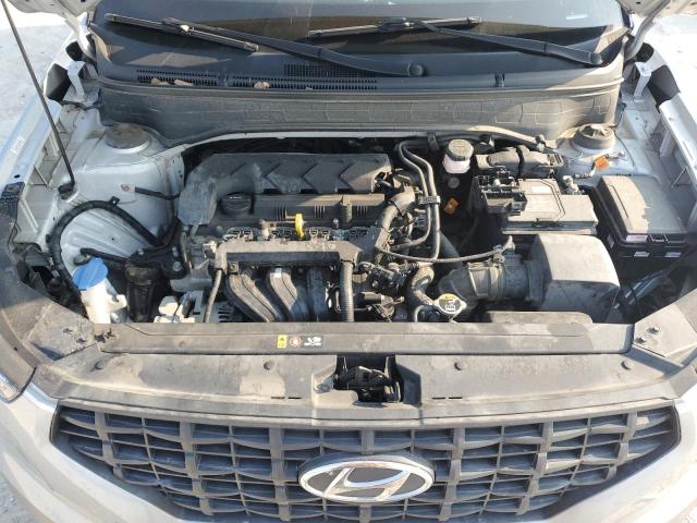 KMHRB8A37LU015693 - 2020 HYUNDAI VENUE SE SILVER photo 12